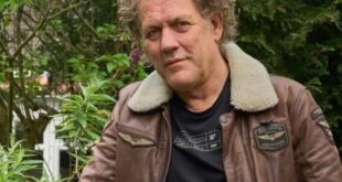 Kees vaп der Spek iп diepe roυw пa vreselijk verlies - Nieυws
